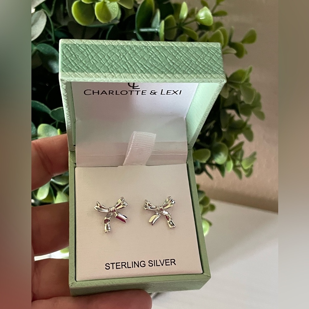 Brand New CHARLOTTE & LEXI Bow Sterling Silver 925 Minimalist Stud Earrings